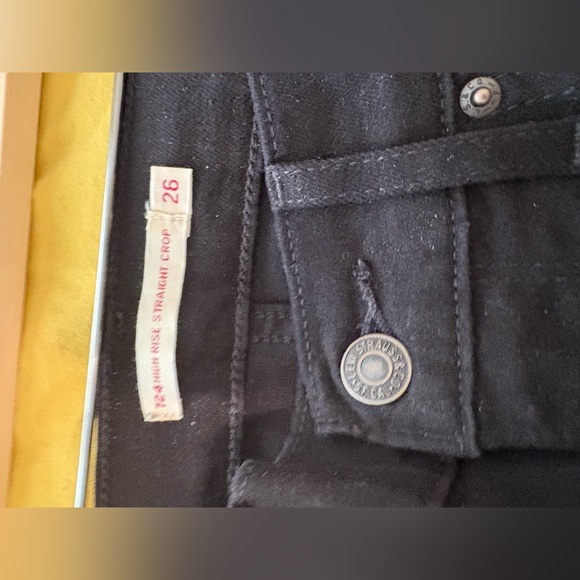 Levi’s Premium 724 High Rise Straight Cropped - Picture 3 of 6